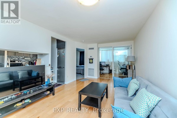 Kitchen - 1515 - 1055 Bay Street, Toronto, ON M5S3A3 Photo 4
