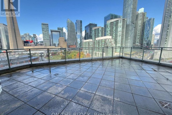 1515 - 230 Queens Quay W, Toronto, ON M5J2Y7 Photo 2