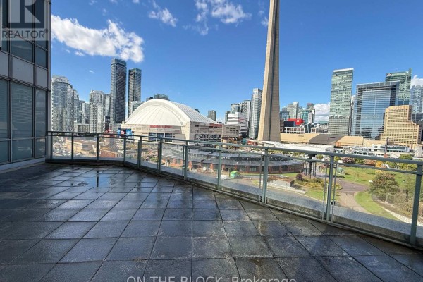 1515 - 230 Queens Quay W, Toronto, ON M5J2Y7 Photo 3