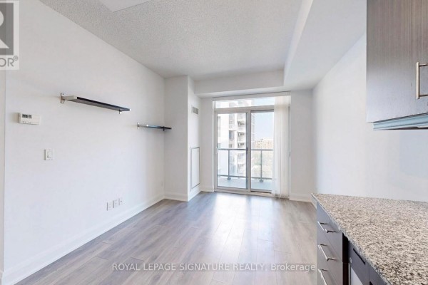 Primary Bedroom - 1515 - 68 Canterbury Place, Toronto, ON M2N0H8 Photo 4