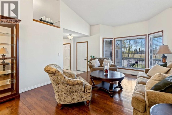 Dining room - 1515 Sunvista Way Se, Calgary, AB T2X3G3 Photo 3