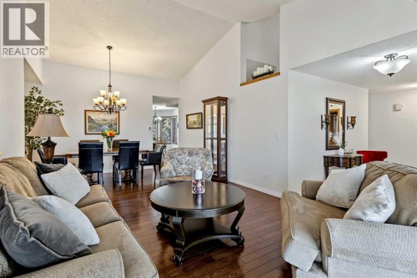 Family room - 1515 Sunvista Way Se, Calgary, AB T2X3G3 Photo 4