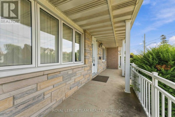 Kitchen - 1515 Valmarie Avenue, Ottawa, ON K2C1V7 Photo 3