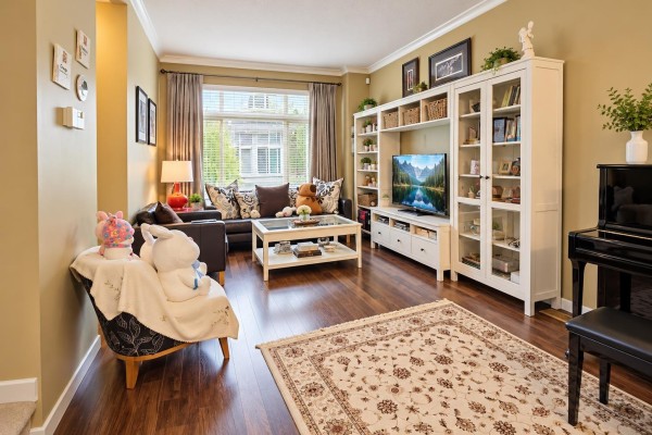 15151 34 Avenue, Surrey, BC V3Z4P5 Photo 2