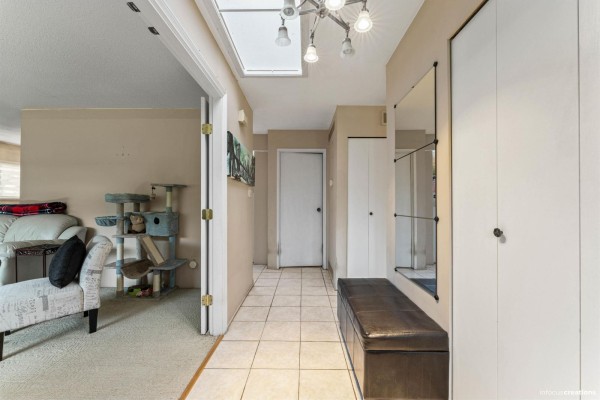 15156 93 Avenue, Surrey, BC, photo 2