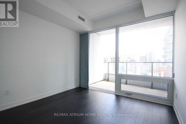 1517 - 85 Wood Street, Toronto, ON M4Y0E8 Photo 4
