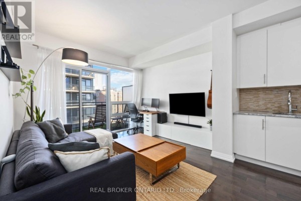 Primary Bedroom - 1518 - 460 Adelaide Street E, Toronto, ON M5A0E7 Photo 3