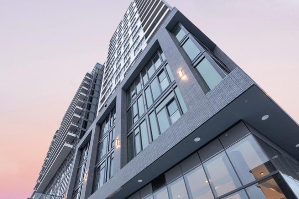 1518 - 80 Bond Street E, Oshawa