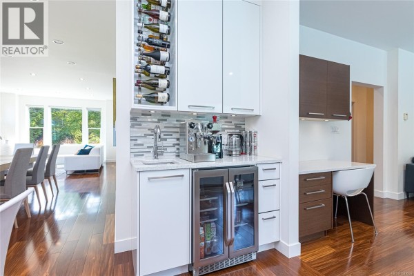 1518 Shorncliffe Rd, Saanich, BC, photo 3