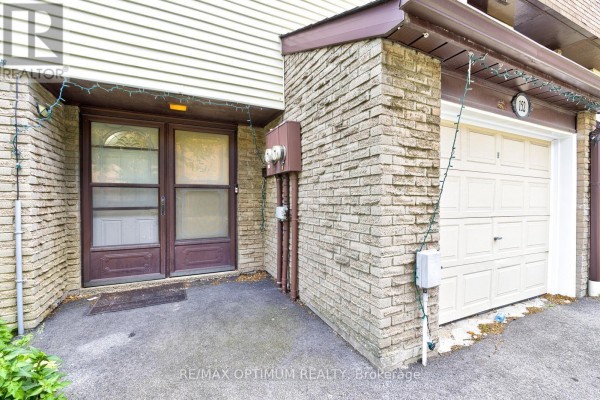 Primary Bedroom - 152 - 180 Mississauga Valley Boulevard, Mississauga, ON L5A3M2 Photo 3