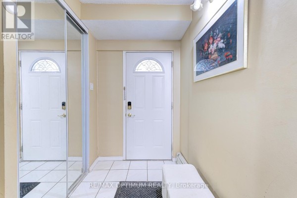 Bedroom 2 - 152 - 180 Mississauga Valley Boulevard, Mississauga, ON L5A3M2 Photo 4