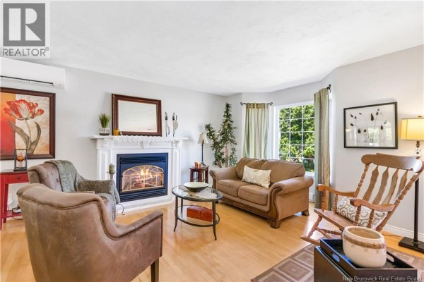 Living room - 152 Bahama Street, Dieppe, NB E1A4W2 Photo 3