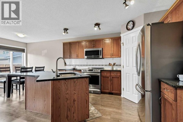 Living room - 152 Covewood Green Ne, Calgary, AB T3K5G6 Photo 5