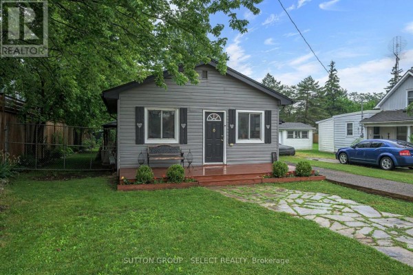 Living room - 152 Elm Street, West Elgin, ON N0L2P0 Photo 3