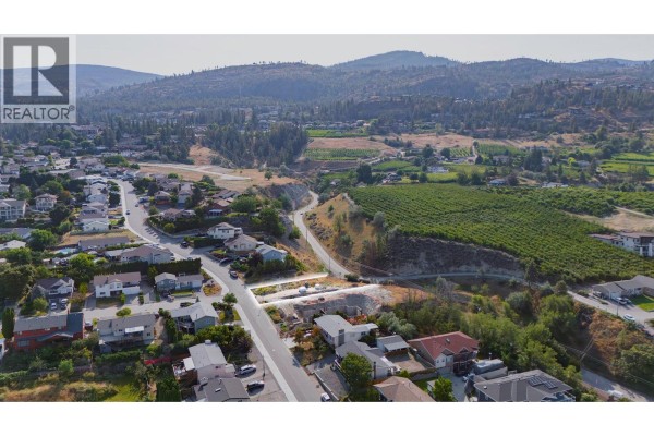 152 Greenwood Drive, Penticton, BC V2A8V7 Photo 3