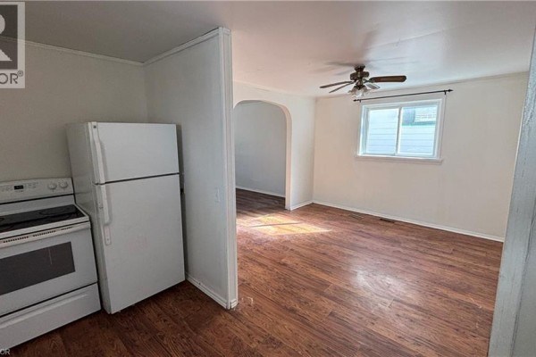 2pc Bathroom - 152 Kent Street N, Simcoe, ON N3Y3S5 Photo 4