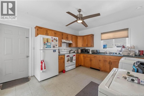 152 King Street, St  Stephen, NB E3L2C9 Photo 5