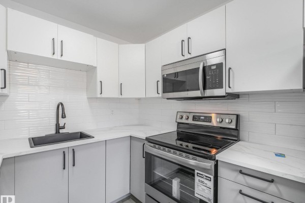 152 Londonderry Square Sq Nw, Edmonton