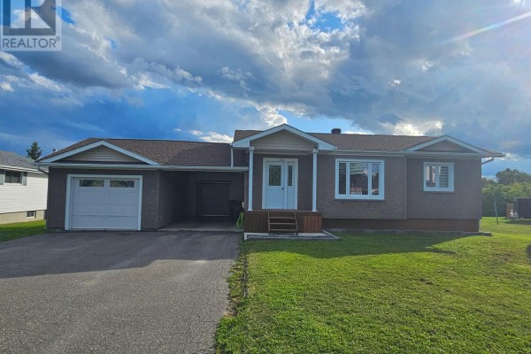 152 Pine Street W, Temiskaming Shores, ON, photo 2