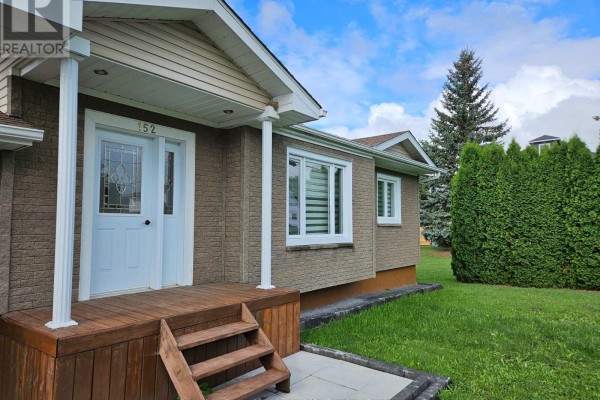 152 Pine Street W, Temiskaming Shores, ON, photo 3