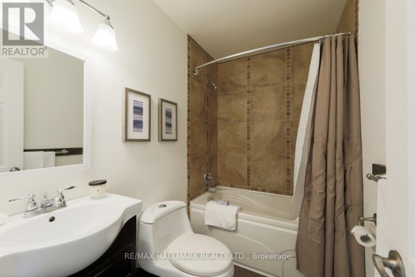 152 Santamonica Boulevard, Toronto, ON, photo 3