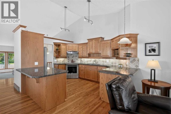 Family room - 152 Waterstone Place Se, Airdrie, AB T4B2G1 Photo 5
