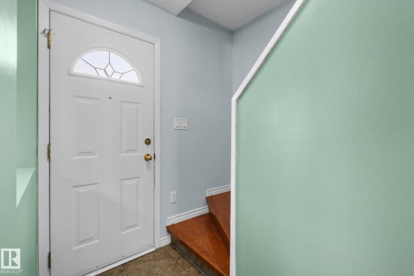 Bedroom 2 - 152 Woodstock Nw, Edmonton, AB T5T0H6 Photo 5