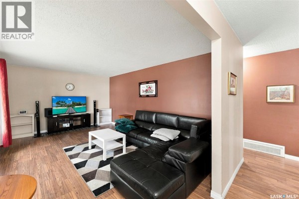 Kitchen - 1520 Uhrich Avenue, Regina, SK S4S4R5 Photo 2
