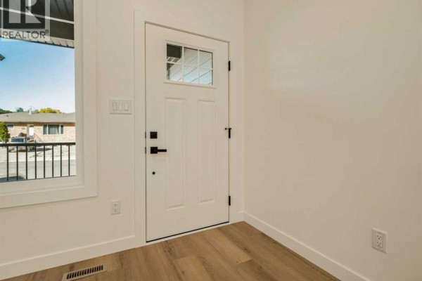 4pc Bathroom - 1521 17 Street S, Lethbridge, AB T1K0Y9 Photo 4
