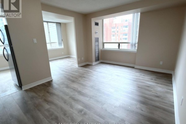 1523 - 633 Bay Street, Toronto, ON, photo 3