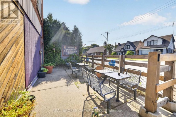1523 Main Street E, Hamilton, ON, photo 3