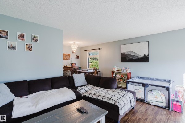 Kitchen - 15256 122 St Nw, Edmonton, AB T5X1P5 Photo 3