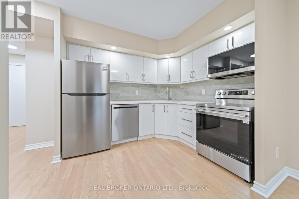 1526 - 250 Wellington Street W, Toronto, ON M5V3P6 Photo 4