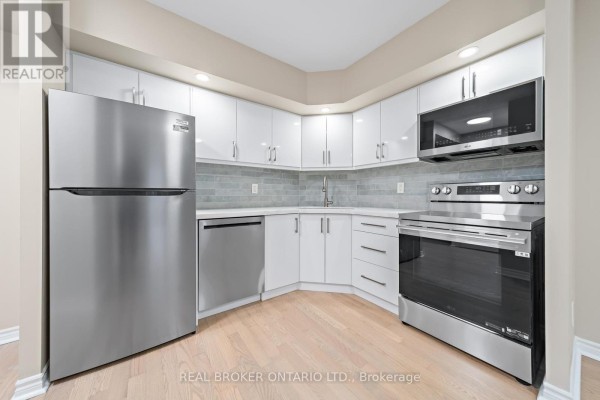 1526 - 250 Wellington Street W, Toronto, ON M5V3P6 Photo 5
