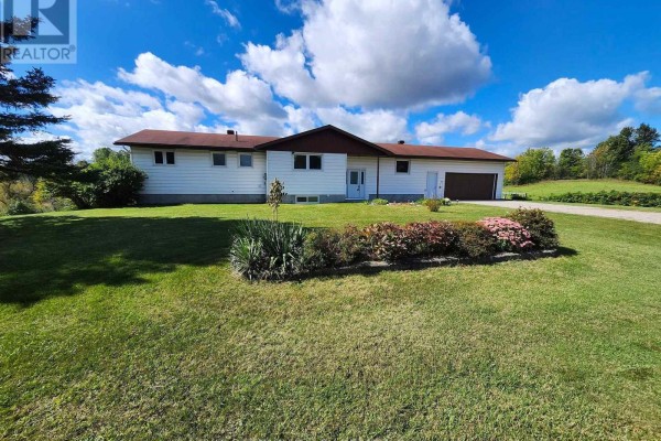 Recreational, Games room - 15267 17 Highway, Whitewater Region, ON K0J0A9 Photo 3
