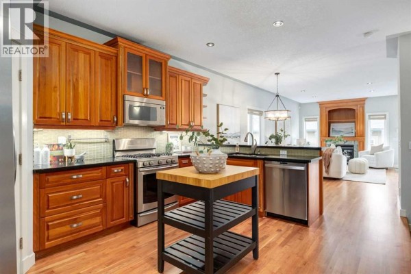 2pc Bathroom - 1527 18 Avenue Nw, Calgary, AB T2M0W9 Photo 5