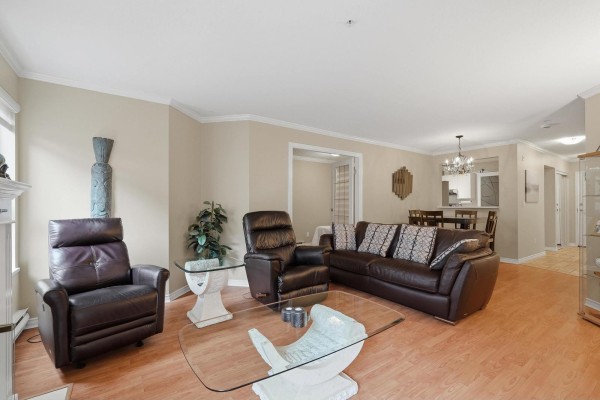 15272 20 Avenue, Surrey, BC V4A2A3 Photo 4