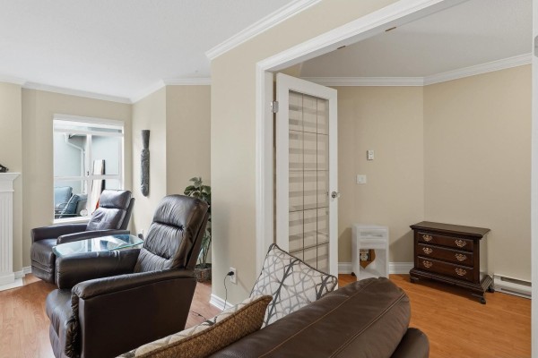 15272 20 Avenue, Surrey, BC V4A2A3 Photo 5
