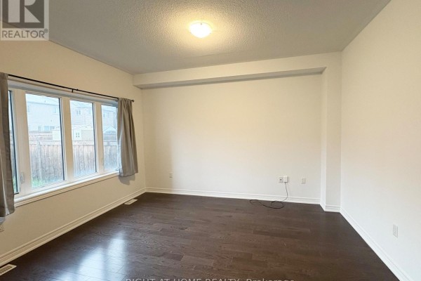Bedroom 3 - 1528 Mcroberts Crescent, Innisfil, ON L9S0J9 Photo 5