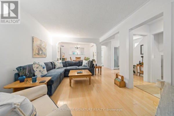 Primary Bedroom - 153 Banff Road, Toronto, ON M4P2P8 Photo 4