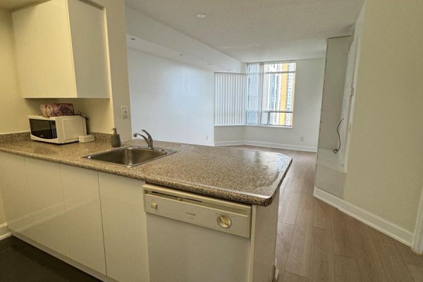 Primary Bedroom - 2015 - 153 Beecroft Road, Toronto, ON M2N7C5 Photo 4