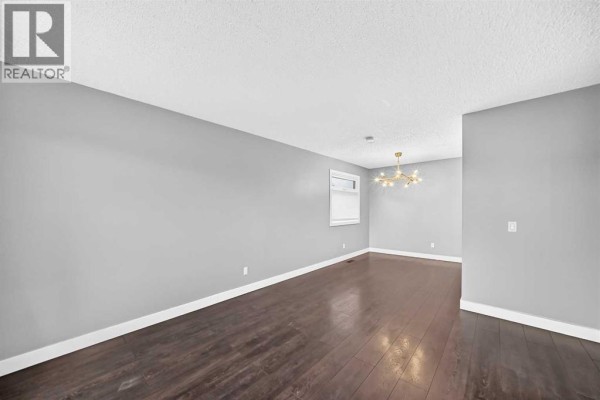 Primary Bedroom - 153 Madeira Road Ne, Calgary, AB T2A4N5 Photo 4