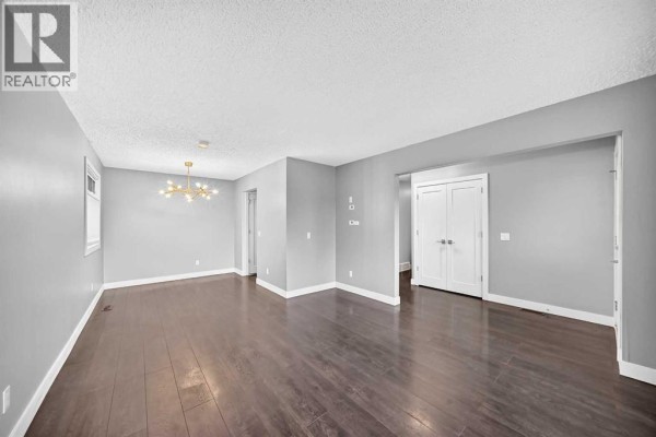 Bedroom - 153 Madeira Road Ne, Calgary, AB T2A4N5 Photo 5