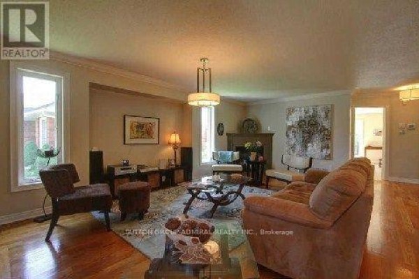Eating area - 153 Niagara Drive, Oshawa, ON L1G8A6 Photo 5
