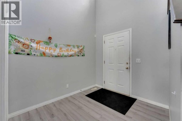 Foyer - 153 Saddlemead Road Ne, Calgary, AB T3J4J3 Photo 3
