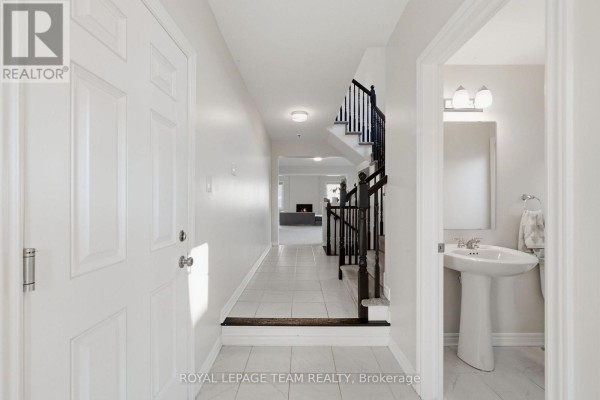 153 Unity Place, Ottawa, ON K2S2Y8 Photo 5