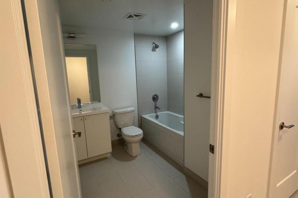 1530 - 2545 Simcoe Street N, Oshawa, ON L1L0W3 Photo 3