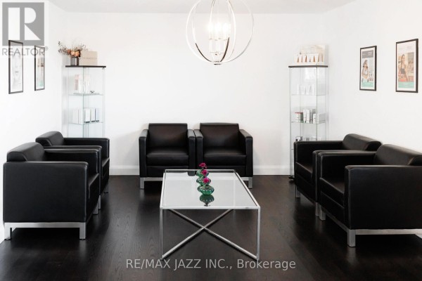 1533 Dundas Street E, Whitby, ON, photo 3