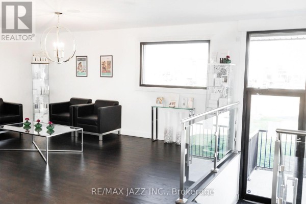 1533 Dundas Street E, Whitby, ON L1N2K6 Photo 4