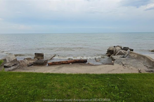 1535 Heritage Road, Kingsville, ON N9Y2E6 Photo 4